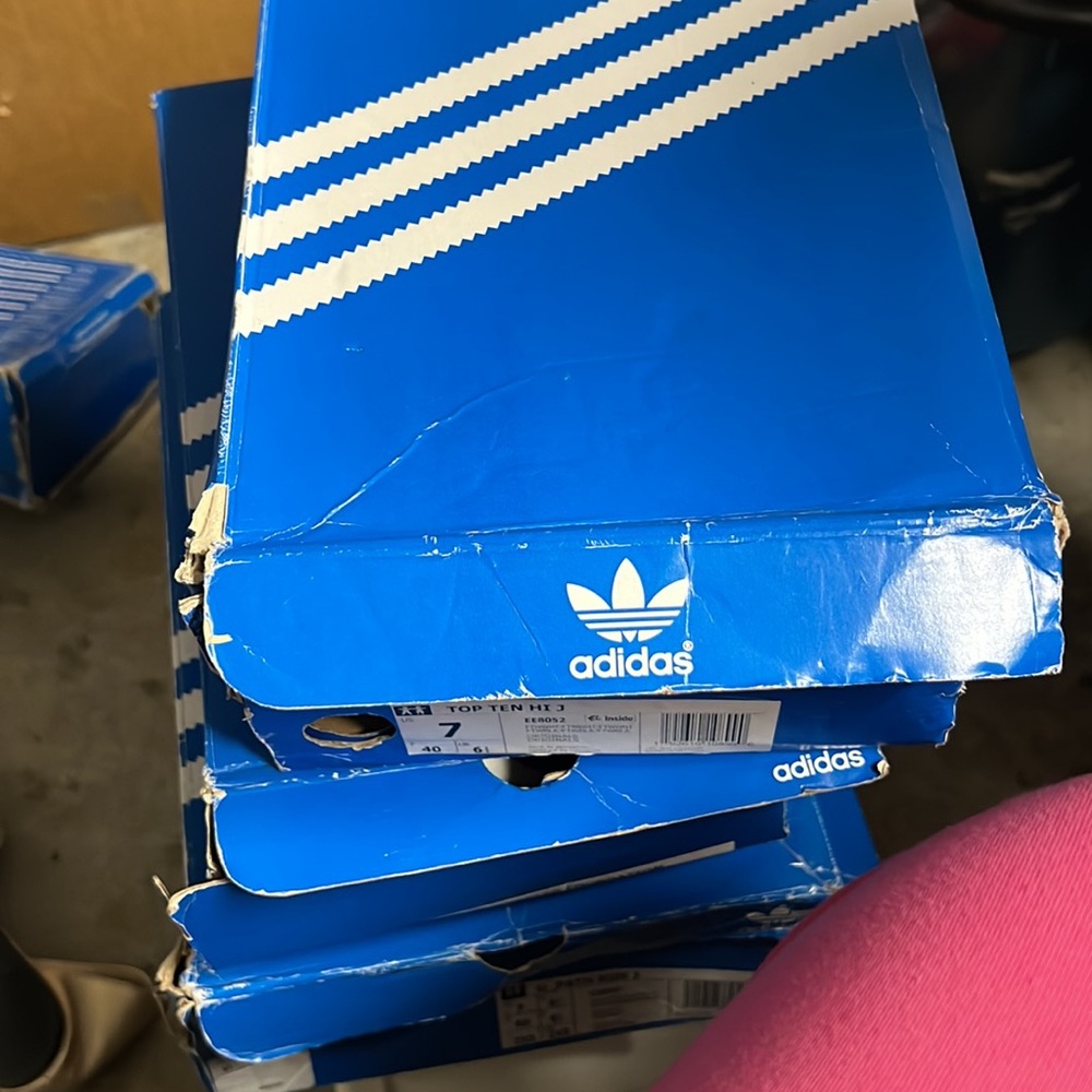 Adidas shoes - Picture 8 of 8